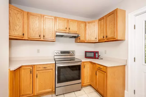 Kitchen - 2606 Kipling Ave, Cincinnati, OH 45239 photo 4 of 4