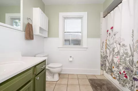 Bath - 2606 Kipling Ave, Cincinnati, OH 45239 photo 1 of 3