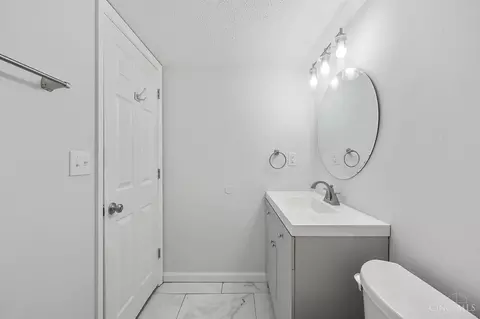 2230 Kemper Ln, Cincinnati, OH 45206 photo 13