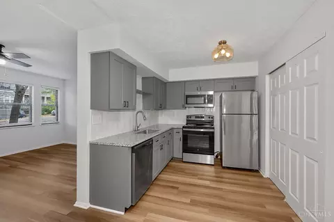 2230 Kemper Ln, Cincinnati, OH 45206 photo 6