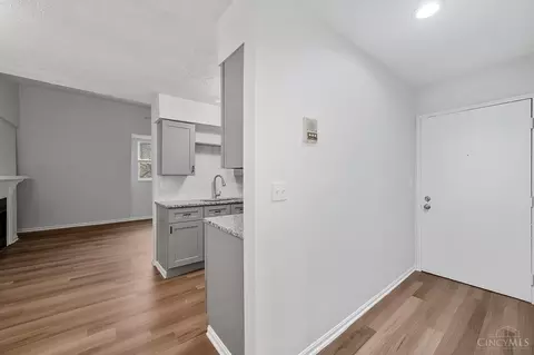 2230 Kemper Ln, Cincinnati, OH 45206 photo 24