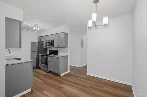 2230 Kemper Ln, Cincinnati, OH 45206 photo 17