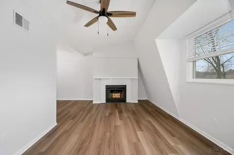 2230 Kemper Ln, Cincinnati, OH 45206 photo 16