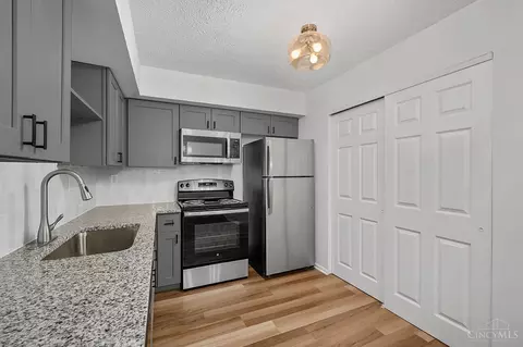 2230 Kemper Ln, Cincinnati, OH 45206 photo 8