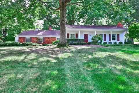613 Heatherdale Dr, Cincinnati, OH 45231