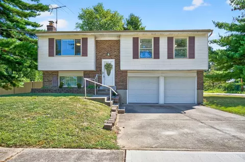 4778 Shadowood Ct, Cincinnati, OH 45244