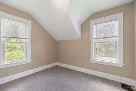 Bedroom - 6164 Hillside Ave, Cincinnati, OH 45233 photo 3 of 3