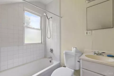 Bath - 6164 Hillside Ave, Cincinnati, OH 45233 photo 1 of 1
