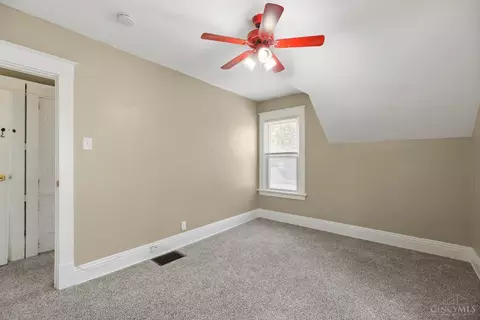 Bedroom - 6164 Hillside Ave, Cincinnati, OH 45233 photo 2 of 3