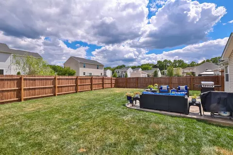 Exterior - 5069 Sullivans Ridge Dr, Morrow, OH 45152 photo 8 of 9