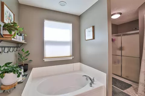 Bath - 5069 Sullivans Ridge Dr, Morrow, OH 45152 photo 3 of 5