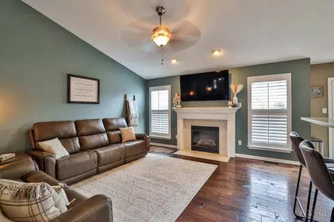 Living - 5069 Sullivans Ridge Dr, Morrow, OH 45152 photo 1 of 3
