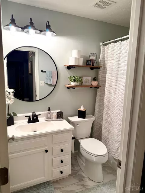 Bath - 5069 Sullivans Ridge Dr, Morrow, OH 45152 photo 5 of 5