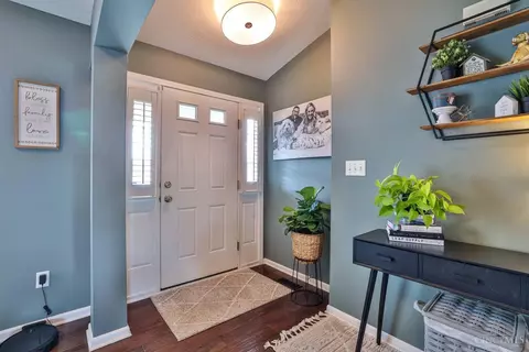 Entry Way - 5069 Sullivans Ridge Dr, Morrow, OH 45152 photo 1 of 3