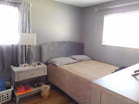Bedroom - 1372 Riviera Pl, Cincinnati, OH 45231 photo 3 of 4