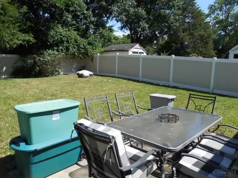 Exterior - 1372 Riviera Pl, Cincinnati, OH 45231 photo 6 of 14