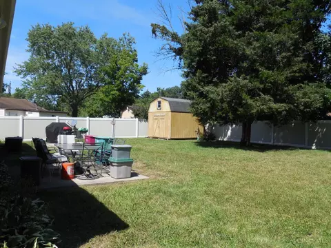 Exterior - 1372 Riviera Pl, Cincinnati, OH 45231 photo 7 of 14
