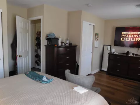 Bedroom - 1372 Riviera Pl, Cincinnati, OH 45231 photo 1 of 4
