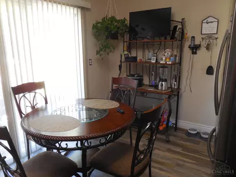 Dining - 1372 Riviera Pl, Cincinnati, OH 45231 photo 2 of 2