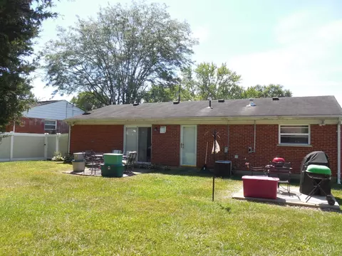 Exterior - 1372 Riviera Pl, Cincinnati, OH 45231 photo 10 of 14