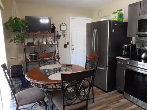 Kitchen - 1372 Riviera Pl, Cincinnati, OH 45231 photo 2 of 4
