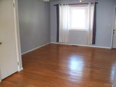 2555 John Gray Rd, Cincinnati, OH 45231 photo 5