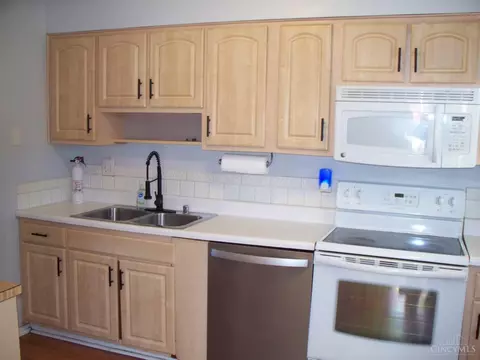 2555 John Gray Rd, Cincinnati, OH 45231 photo 10