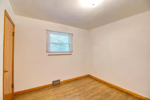 Bedroom - 464 Lenkenann Dr, Cincinnati, OH 45255 photo 2 of 6