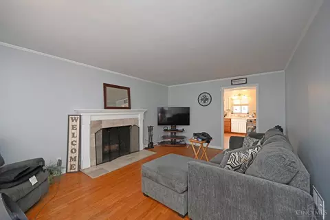 Living - 2291 Deblin Dr, Cincinnati, OH 45239 photo 1 of 4