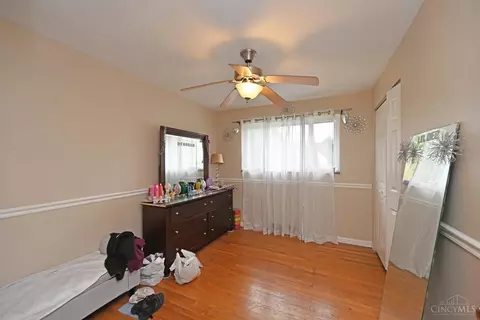 Bedroom - 2291 Deblin Dr, Cincinnati, OH 45239 photo 5 of 9