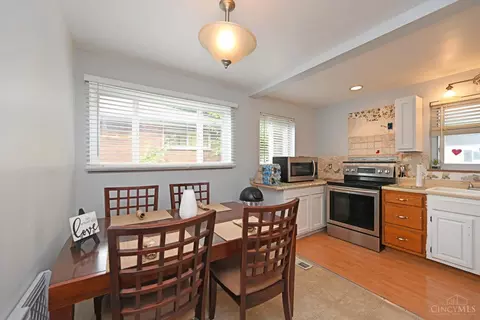 Dining - 2291 Deblin Dr, Cincinnati, OH 45239 photo 3 of 3