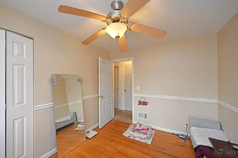 Bedroom - 2291 Deblin Dr, Cincinnati, OH 45239 photo 7 of 9