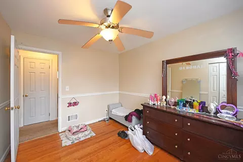 Bedroom - 2291 Deblin Dr, Cincinnati, OH 45239 photo 6 of 9