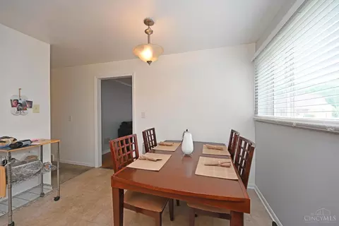 Dining - 2291 Deblin Dr, Cincinnati, OH 45239 photo 2 of 3