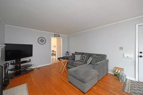 Living - 2291 Deblin Dr, Cincinnati, OH 45239 photo 2 of 4
