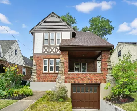 3326 Glenhurst Pl, Cincinnati, OH 45209