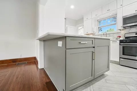 Kitchen - 3326 Glenhurst Pl, Cincinnati, OH 45209 photo 9 of 9