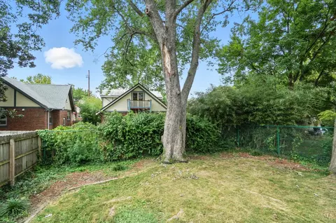 Exterior - 3326 Glenhurst Pl, Cincinnati, OH 45209 photo 13 of 15