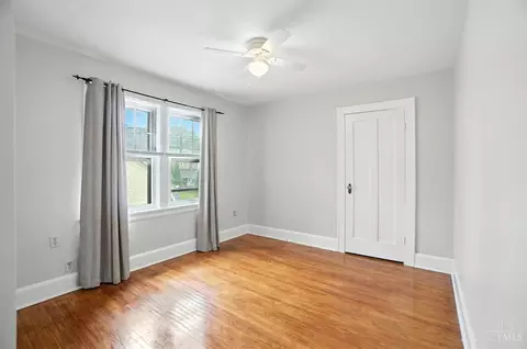 Bedroom - 3326 Glenhurst Pl, Cincinnati, OH 45209 photo 4 of 7