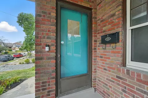 Entry Way - 3326 Glenhurst Pl, Cincinnati, OH 45209 photo 1 of 9
