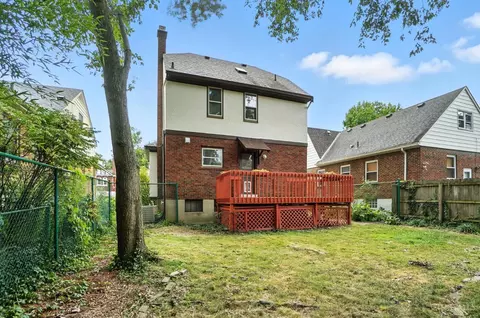 Exterior - 3326 Glenhurst Pl, Cincinnati, OH 45209 photo 9 of 15