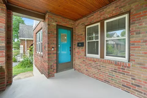 Exterior - 3326 Glenhurst Pl, Cincinnati, OH 45209 photo 5 of 15