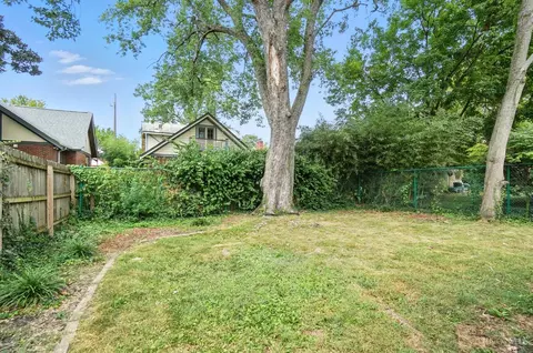 Exterior - 3326 Glenhurst Pl, Cincinnati, OH 45209 photo 12 of 15