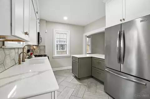 Kitchen - 3326 Glenhurst Pl, Cincinnati, OH 45209 photo 1 of 9