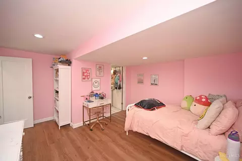 Bedroom - 4522 Perth Ln, Cincinnati, OH 45229 photo 9 of 9