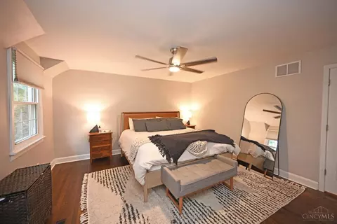 Bedroom - 4522 Perth Ln, Cincinnati, OH 45229 photo 1 of 9