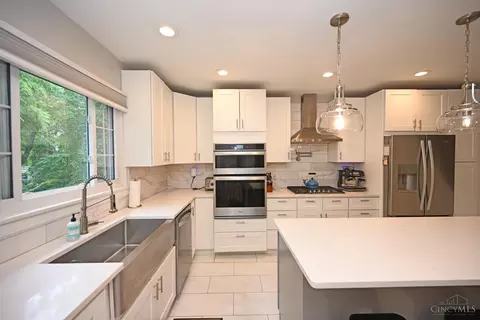 Kitchen - 4522 Perth Ln, Cincinnati, OH 45229 photo 4 of 6