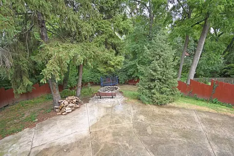Exterior - 4522 Perth Ln, Cincinnati, OH 45229 photo 7 of 9