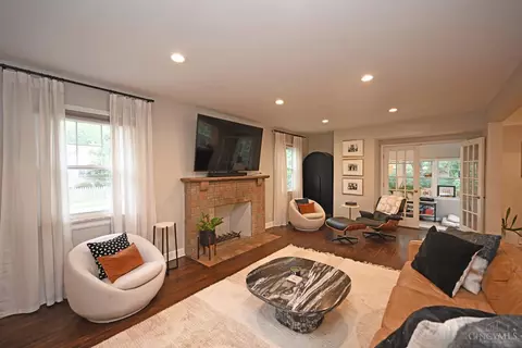 Living - 4522 Perth Ln, Cincinnati, OH 45229 photo 3 of 10