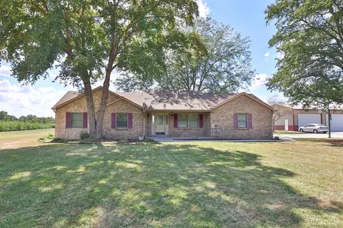 572 Mcjunkin Rd, Blanchester, OH 45107